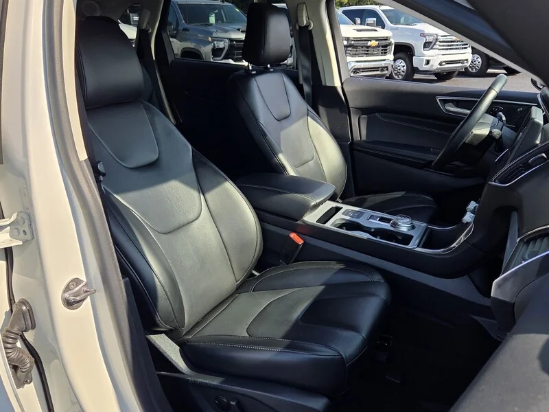 Used 2021 White Metallic FORD TITANIUM image 17