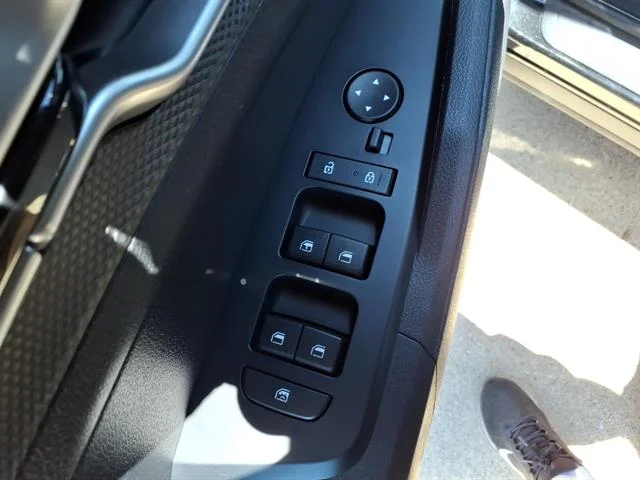 Used 2024 Fusion Black Kia LX image 21