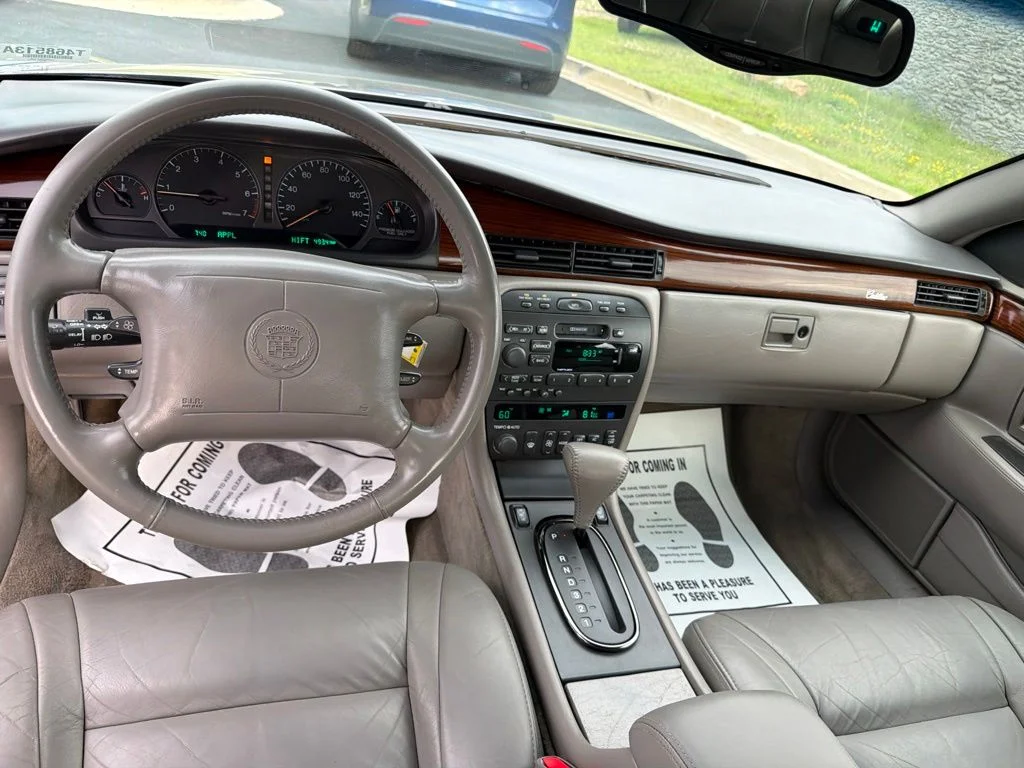 Used 1999  Cadillac Base image 11