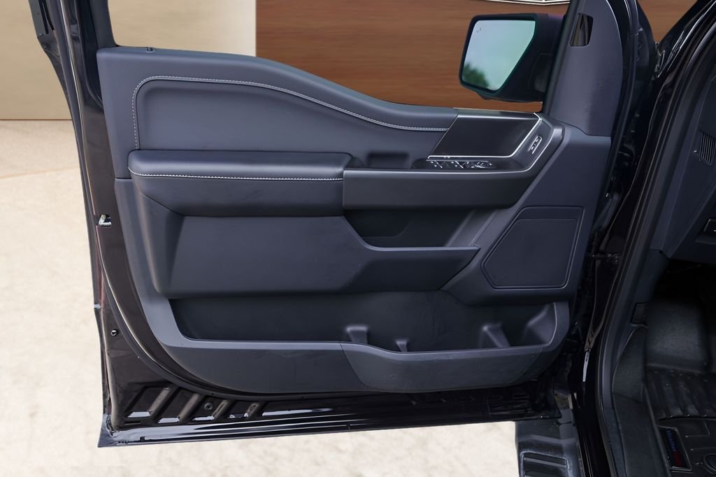 Used 2024 Black Ford XLT image 24