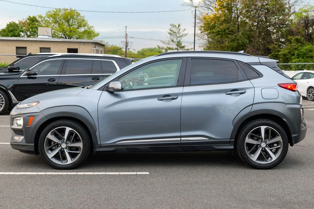 Used 2019 Sonic Silver Hyundai Limited image 4