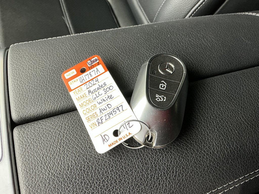 Used 2024 WHITE Mercedes-Benz GLC 300 4MATIC® image 8