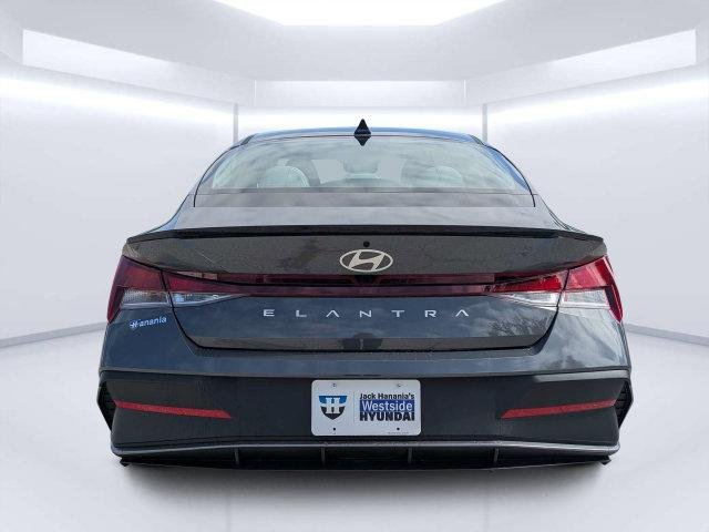 New 2026 Gray Hyundai SEL Sport Plus image 4