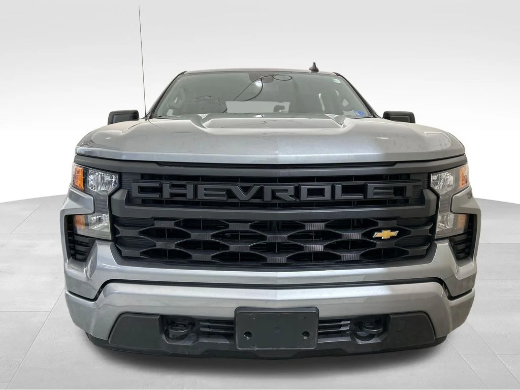 Used 2025 Gray Chevrolet Custom image 10