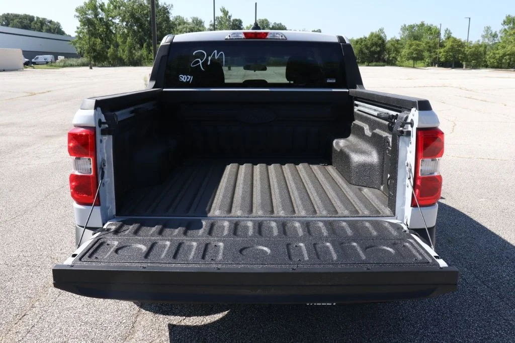 New 2026 Space White Metallic Ford XLT image 27