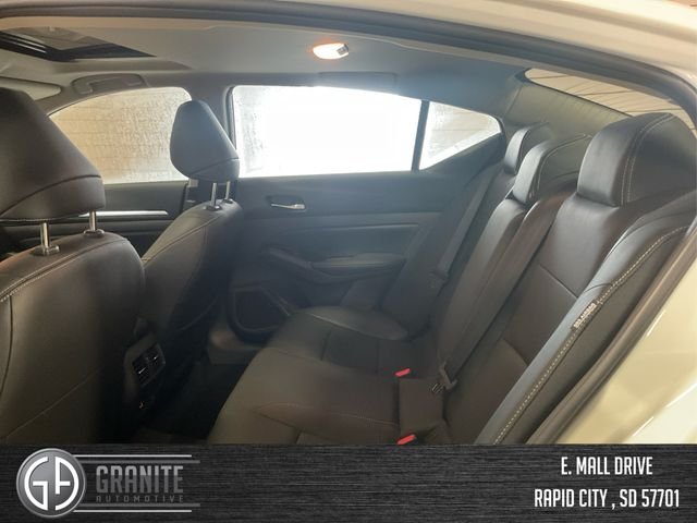 2025 Nissan Altima SL - Photo 10