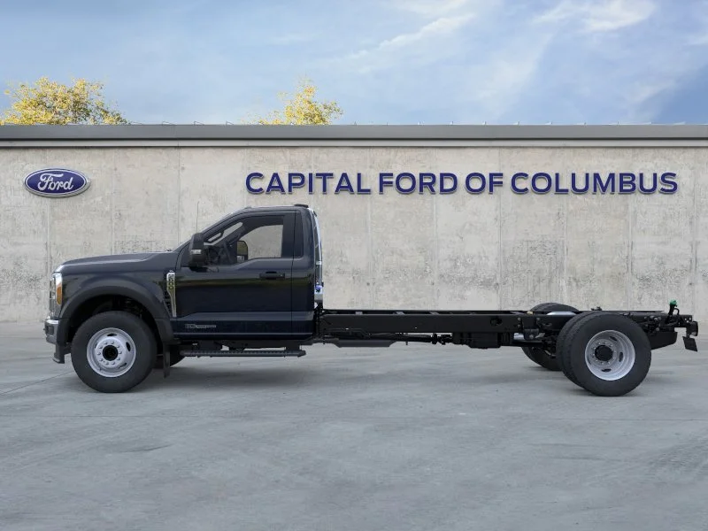2025 Ford F-600 Super Duty Chassis Cab XL - Photo 37
