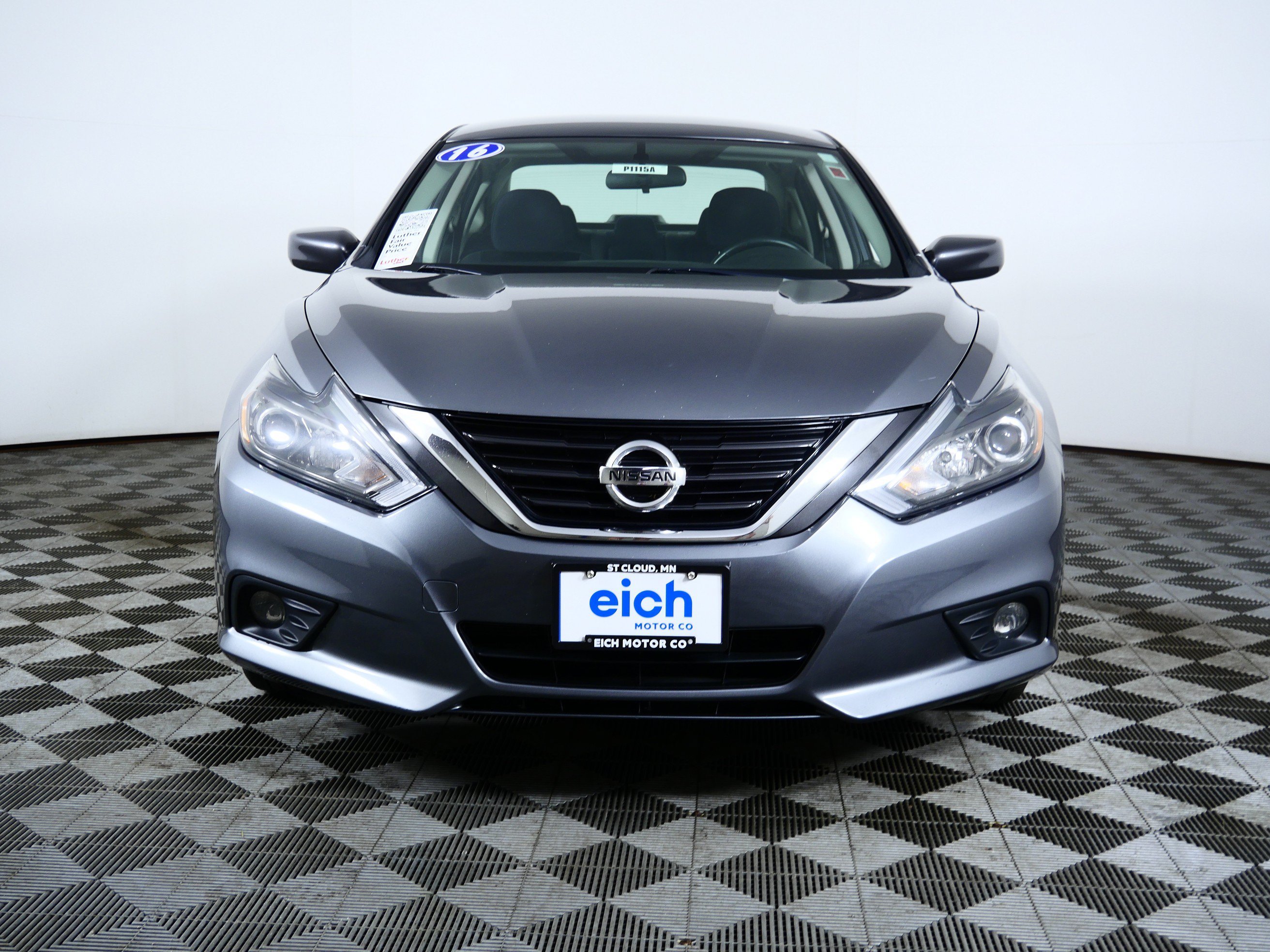Used 2016 Nissan Altima SR with VIN 1N4AL3AP6GC170970 for sale in St. Cloud, Minnesota