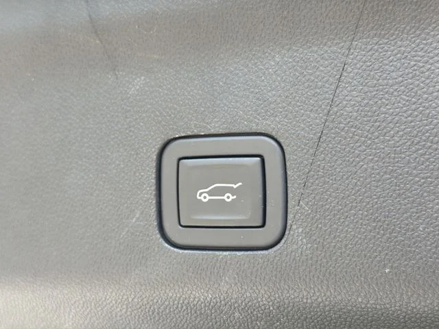 Used 2024 White Chevrolet LT image 35