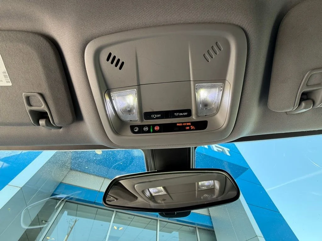 Used 2021 SILVER ICE METALLIC Chevrolet LT image 23
