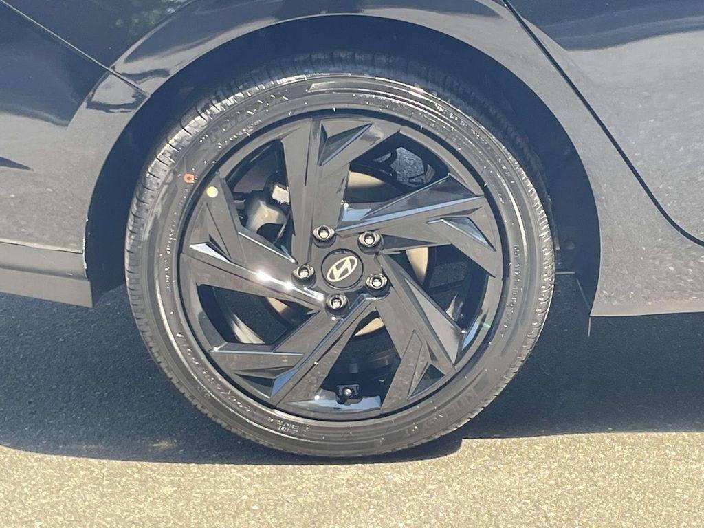 New 2026 Black Hyundai SEL Sport Plus image 7