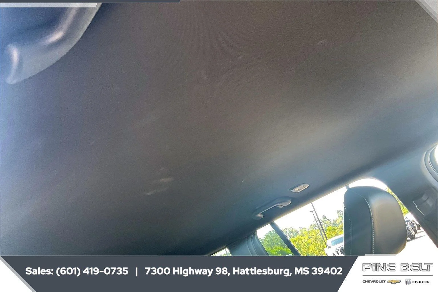 Used 2025 Diamond Black Crystal Pearlcoat Jeep Altitude image 16