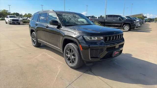 New 2027 High-Gloss Black Paint Jeep Laredo Altitude image 3