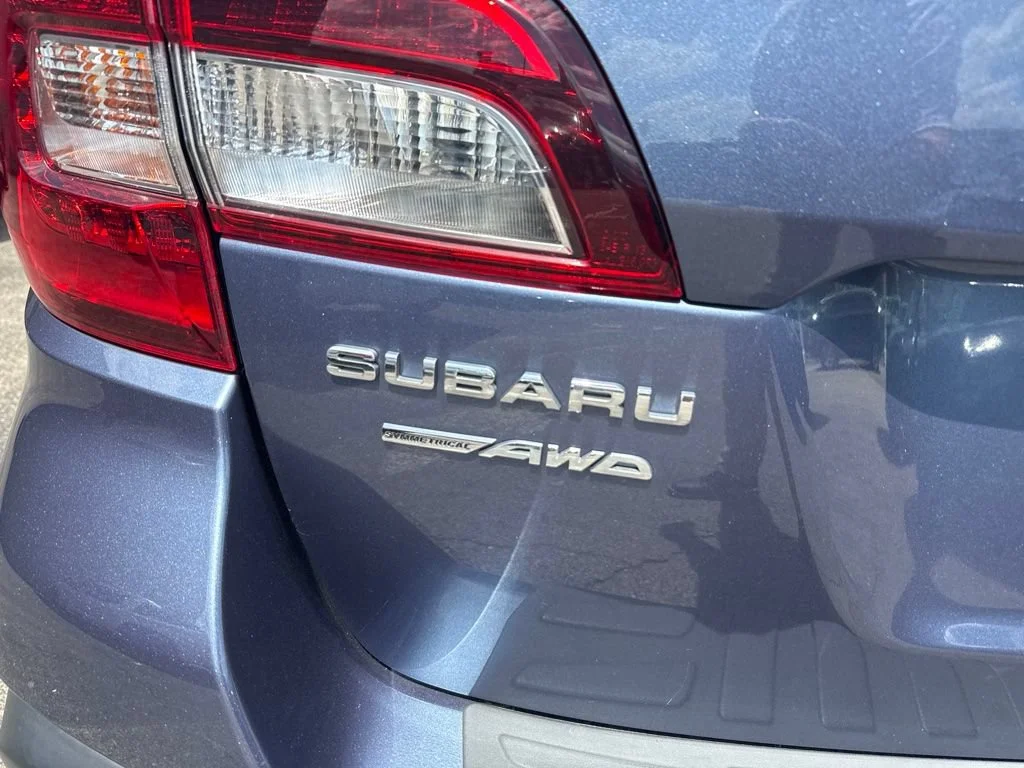Used 2018 Twilight Blue Metallic Subaru 2.5i Premium image 5