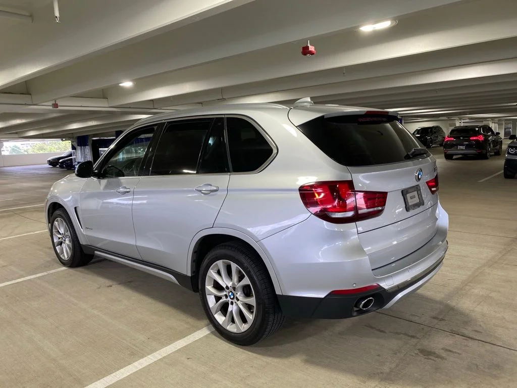 Used 2015  BMW xDrive35d image 3
