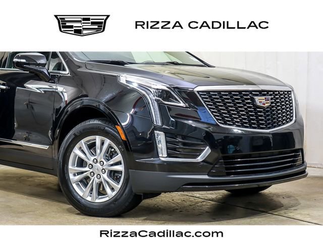 Used 2022 Stellar Black Metallic Cadillac Luxury image 5