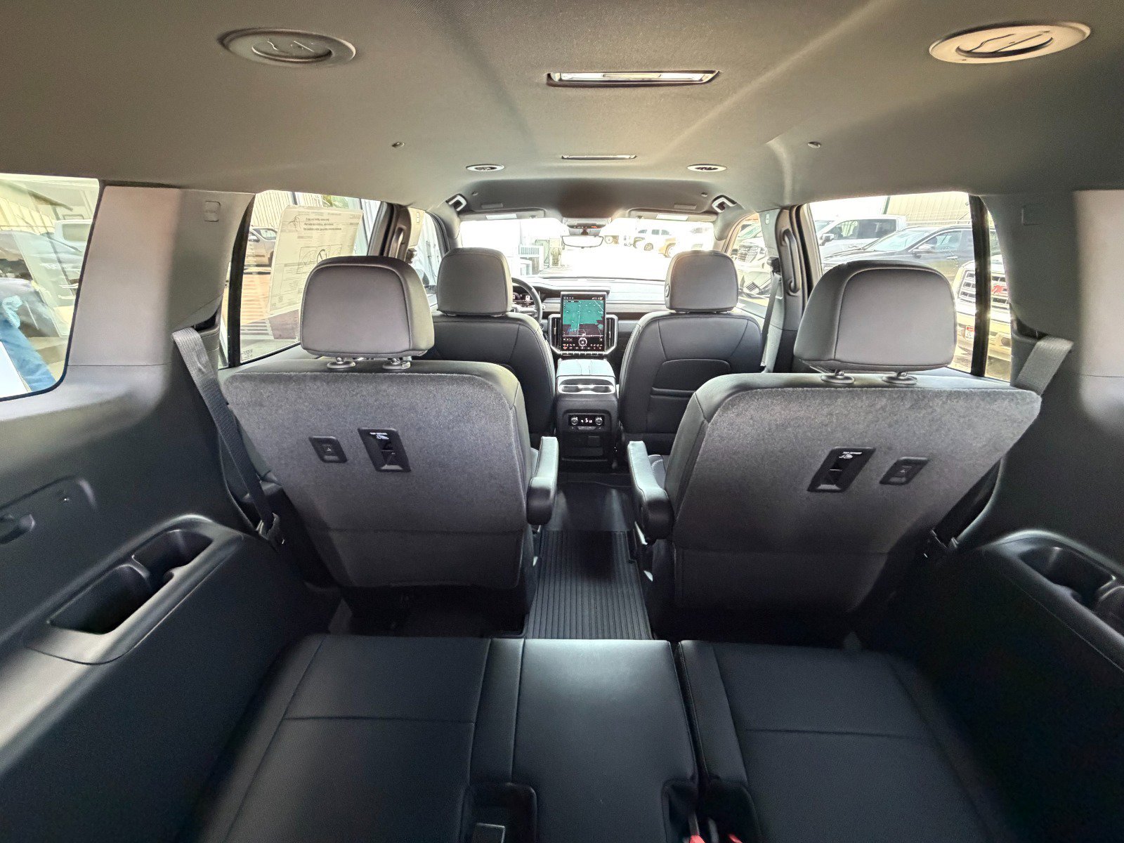 2026 GMC Acadia Denali - Photo 27