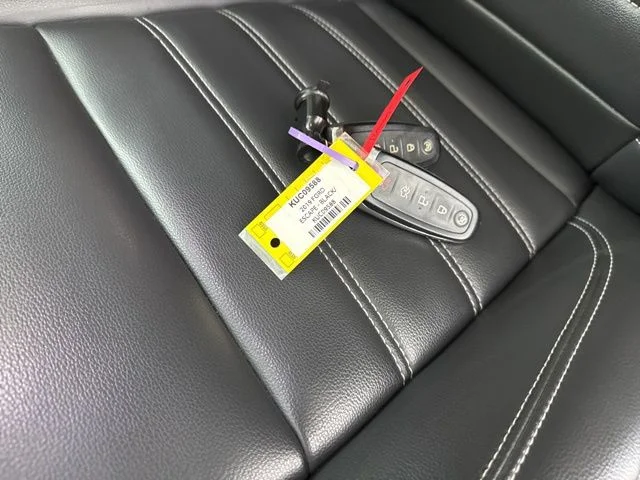 Used 2019 Black Ford SEL image 28