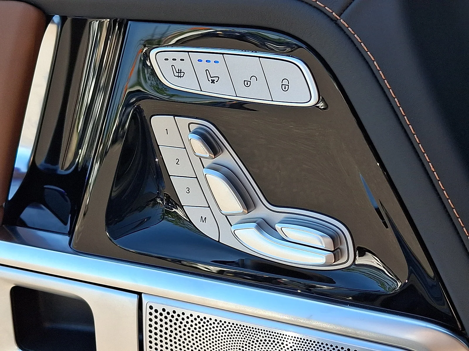 Used 2027 Twilight Blue Metallic Mercedes-Benz AMG® G 63 image 25