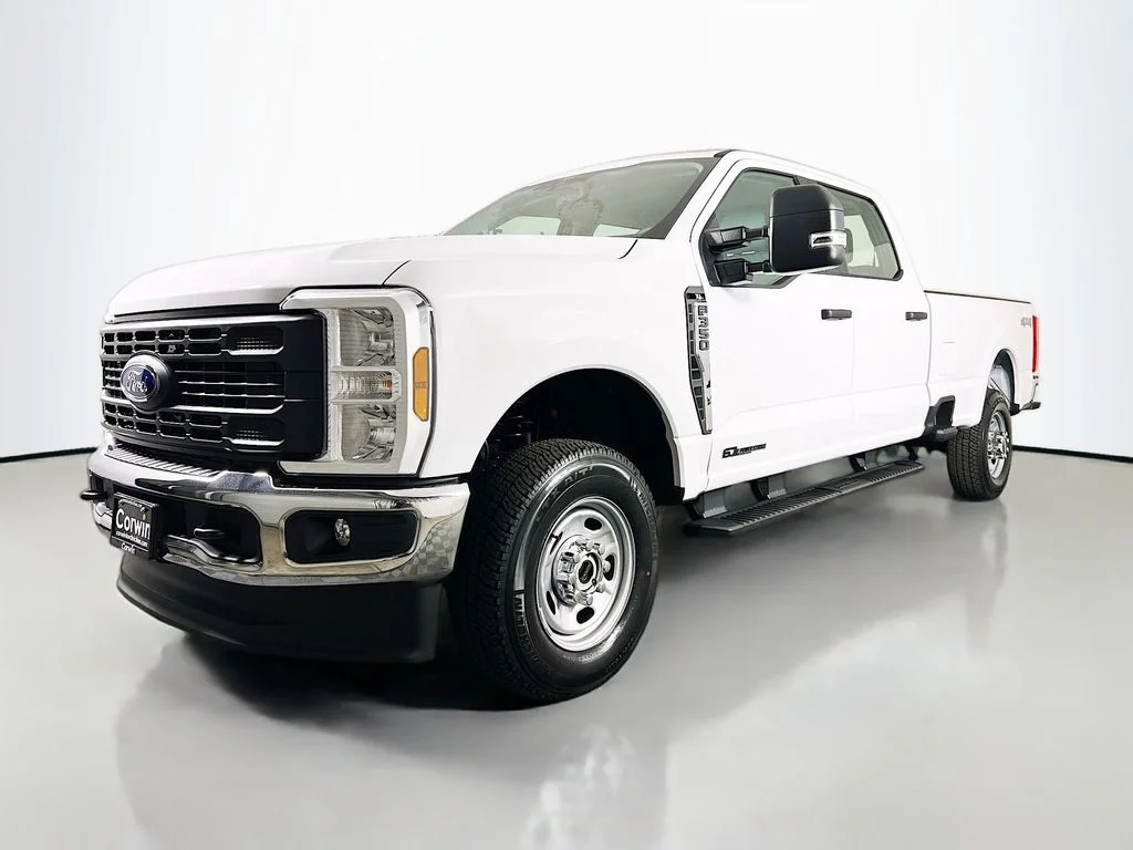 New 2026 Oxford White Ford XL image 5