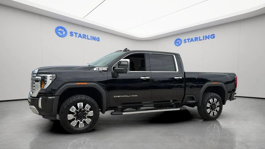 Used 2024 Onyx Black GMC Denali image 2