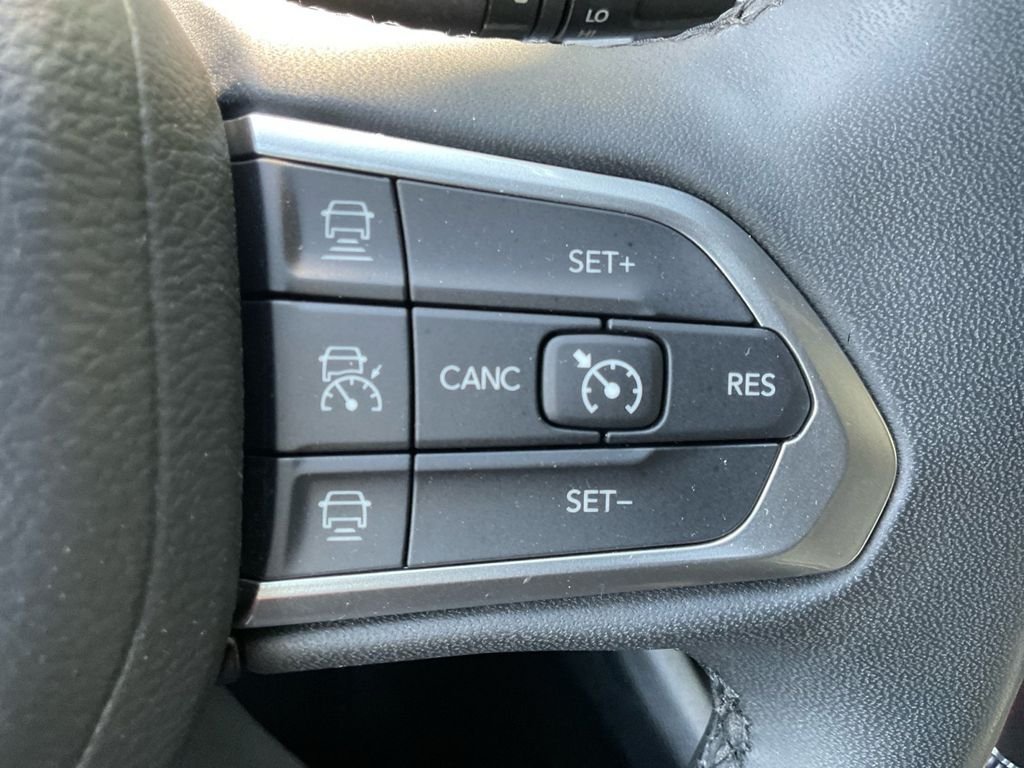 Used 2024 Silver Jeep Limited image 33