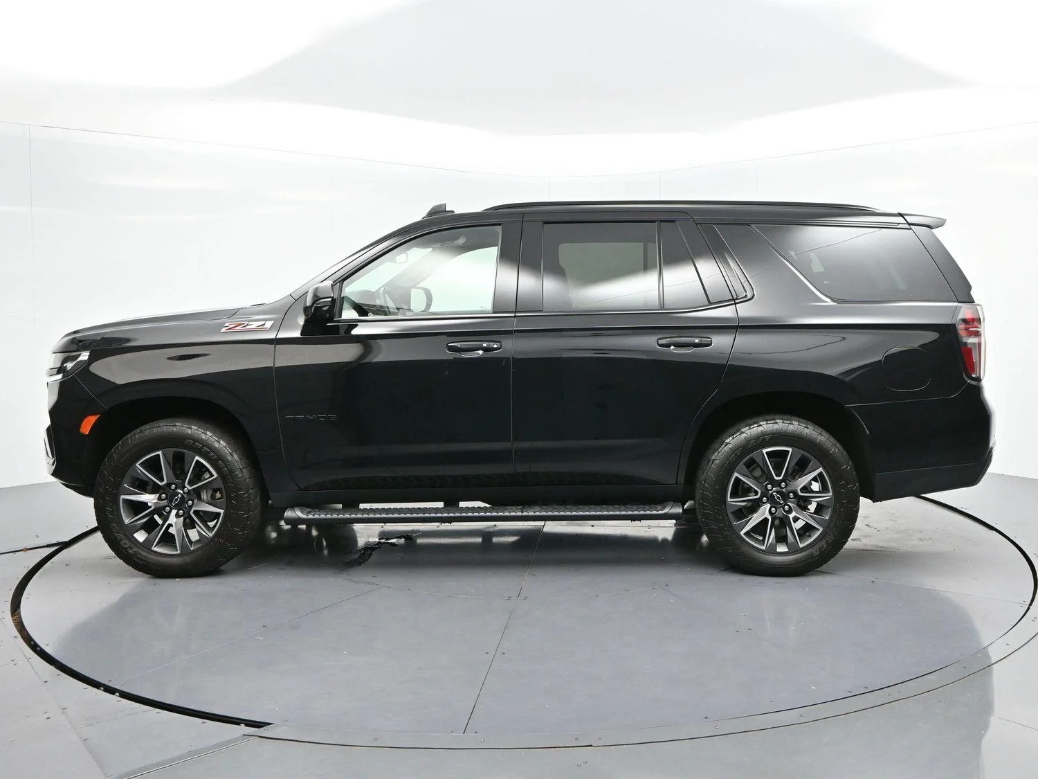 Used 2023 Black Chevrolet Z71 image 4