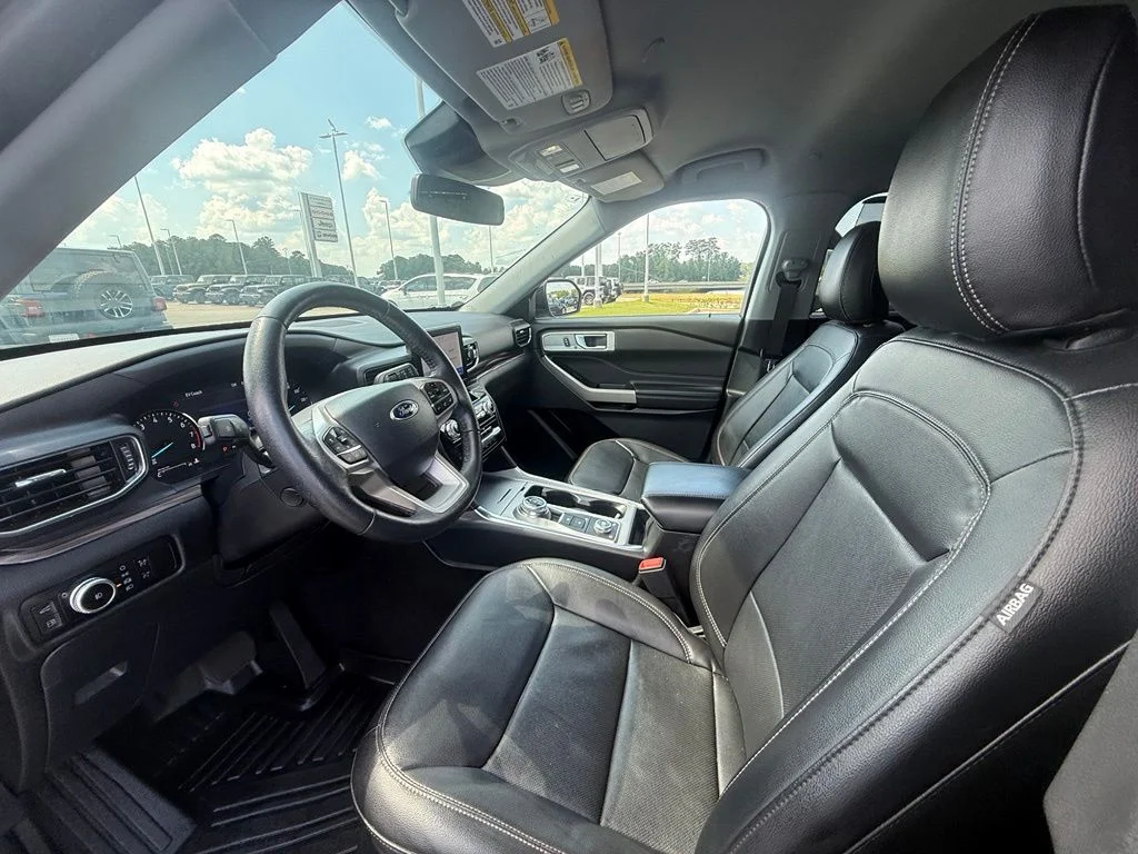 Used 2023 Gray Ford Limited image 22