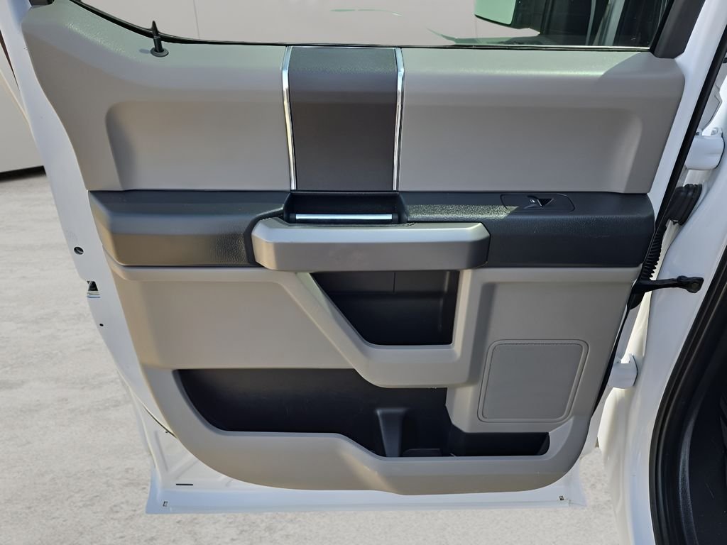 Used 2019 White Ford  image 30