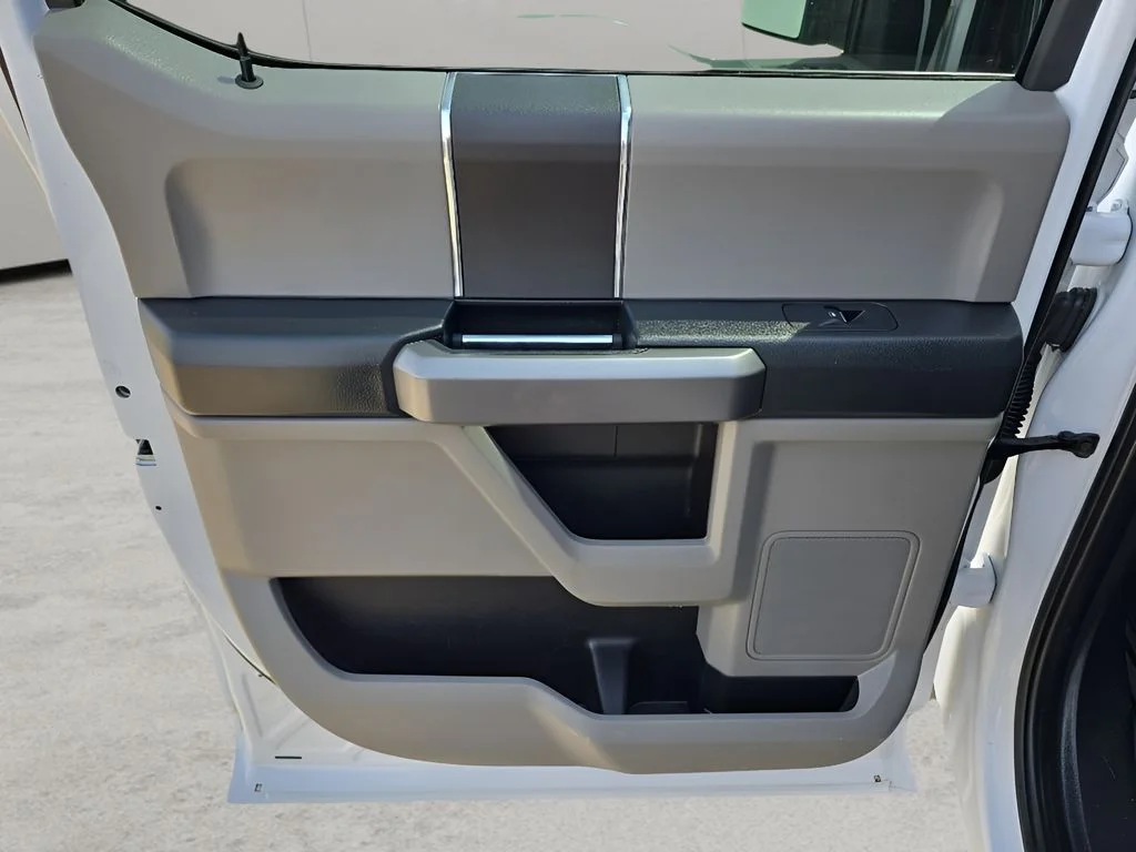 Used 2019 White Ford  image 30