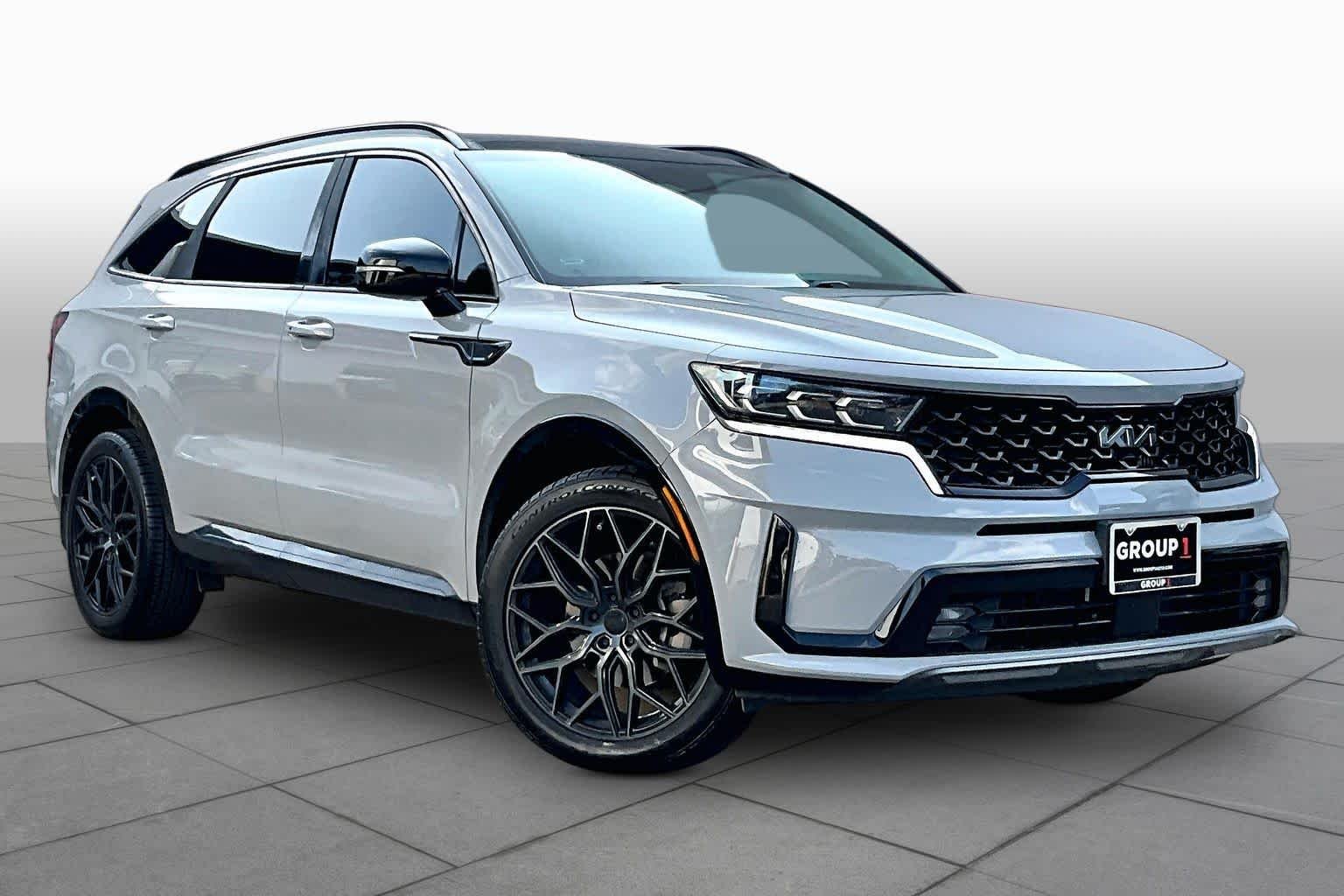 Pre-Owned 2022 Kia Sorento SX