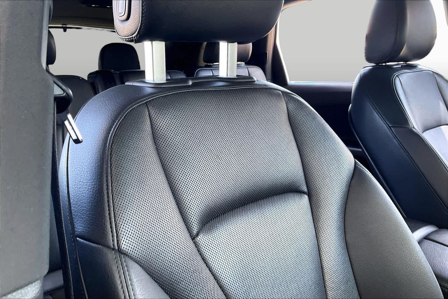 Used 2018 Florett Silver Metallic Audi Prestige image 9