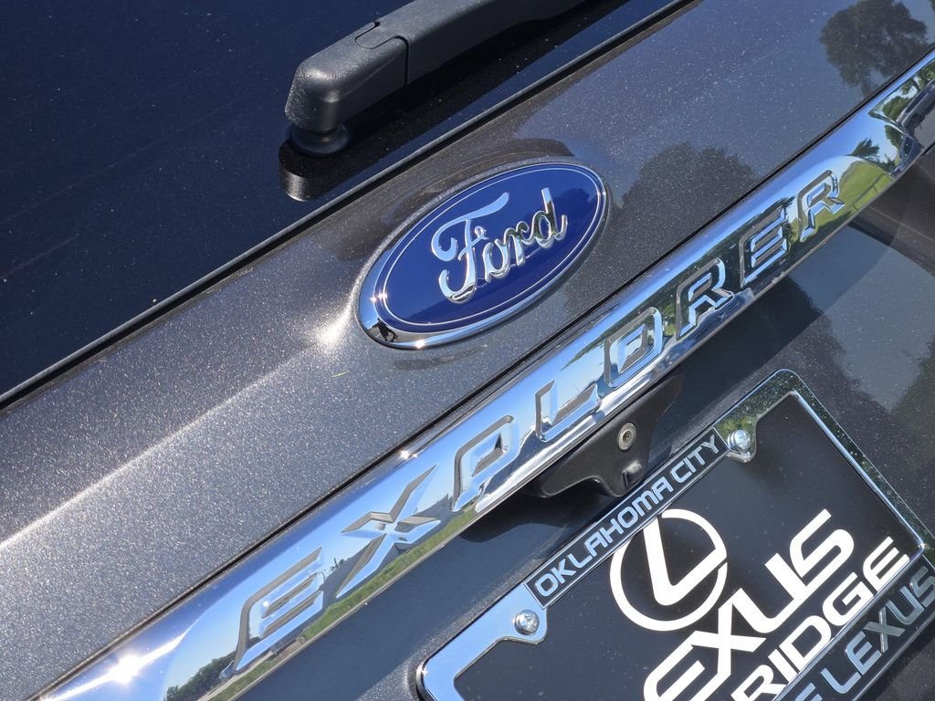 Used 2017 Gray Ford XLT image 12