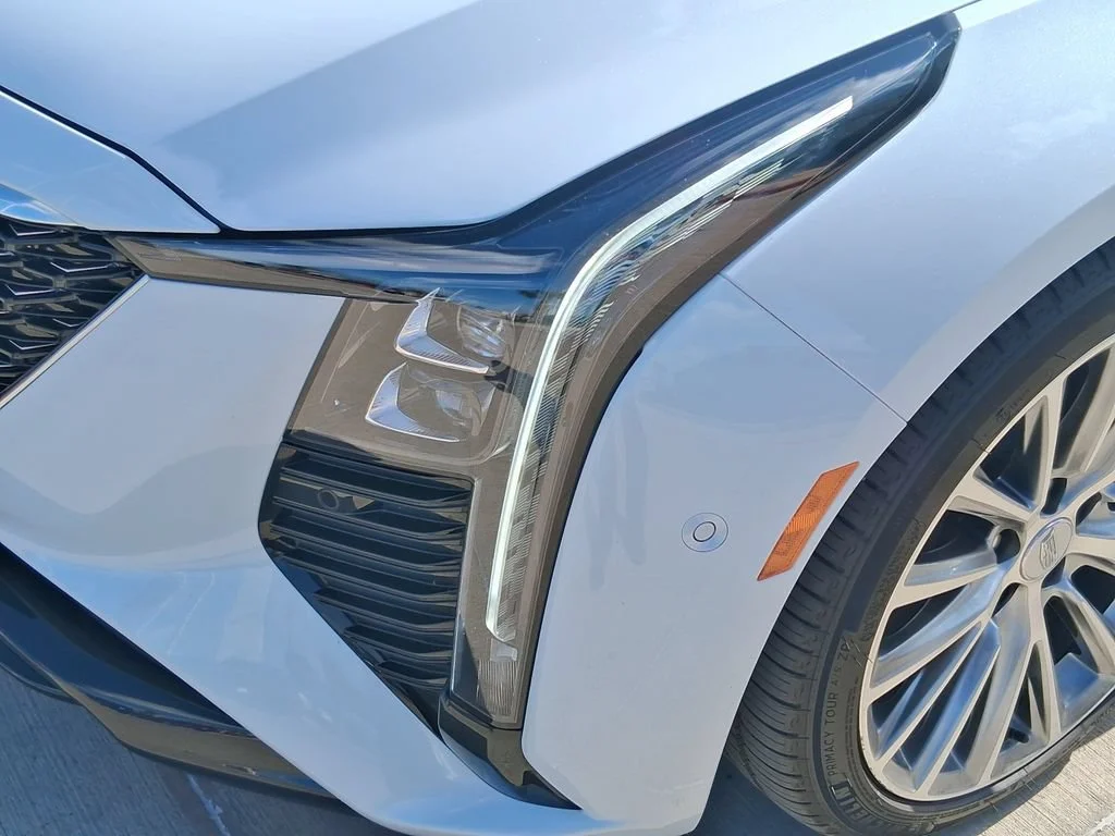 Used 2026 Vibrant White Tricoat Cadillac Premium Luxury image 7