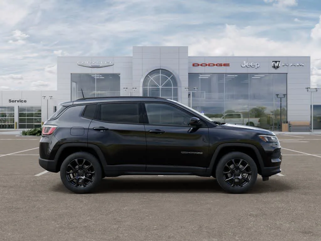 New 2026 Diamond Black Crystal Pearlcoat Jeep Latitude Altitude image 21