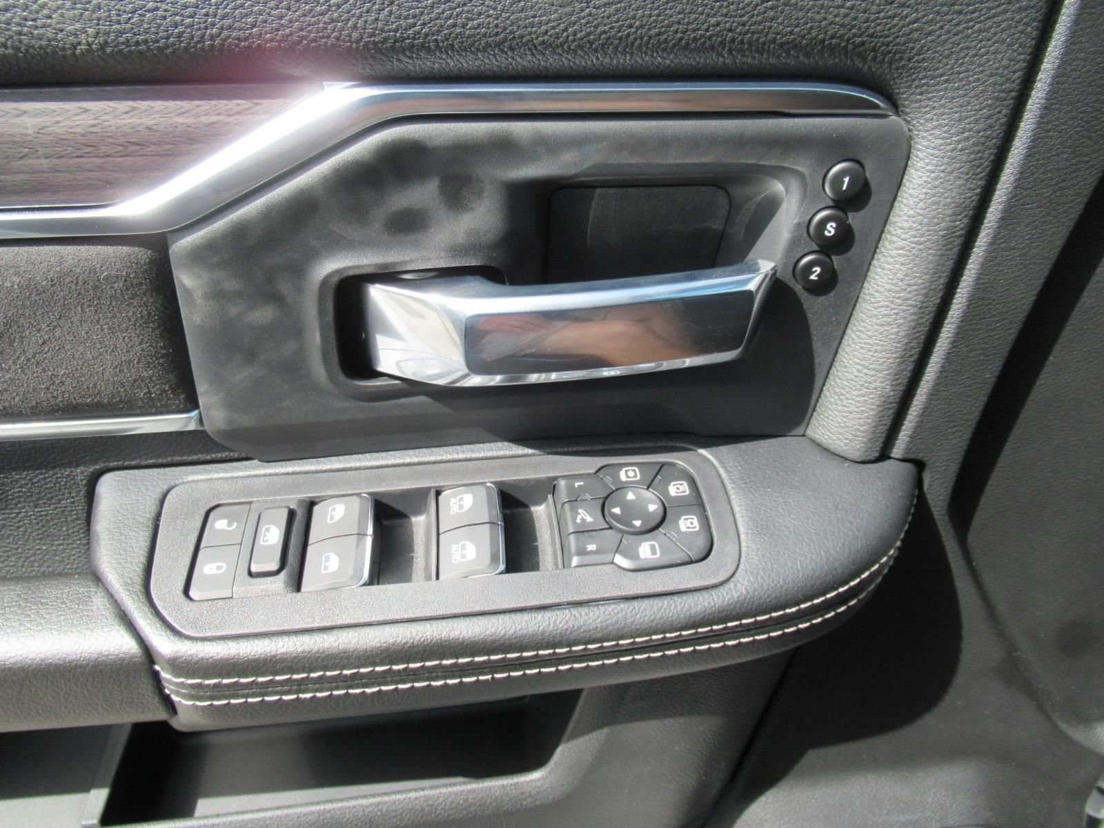 New 2027 Bright White Clear-Coat Exterior Paint RAM Laramie image 22