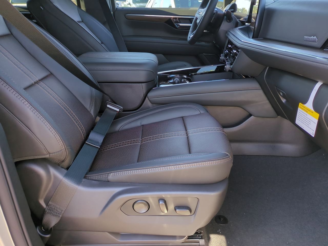 2026 Chevrolet Suburban High Country - Photo 29