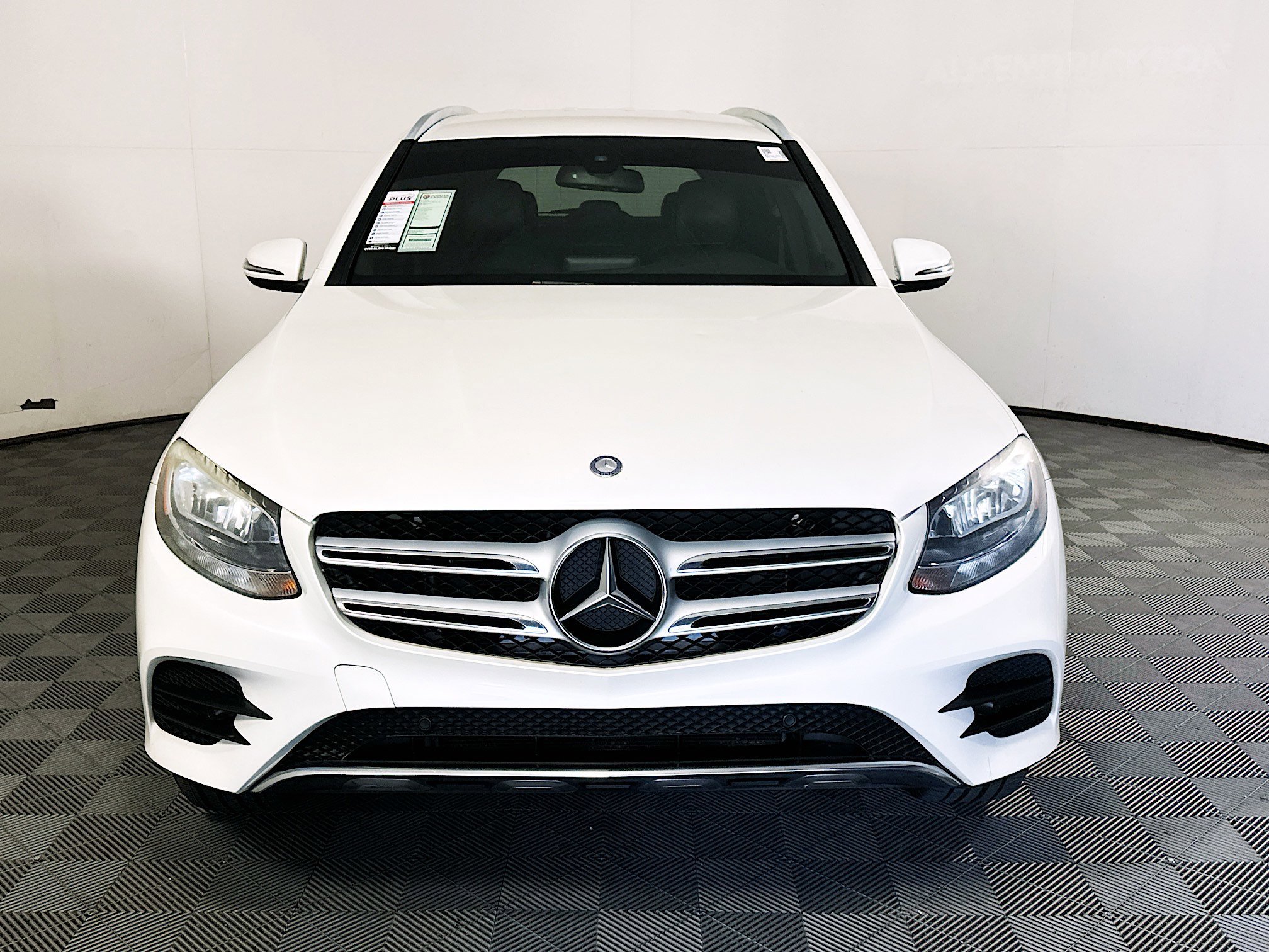 Used 2017 White Mercedes-Benz GLC 300 image 8