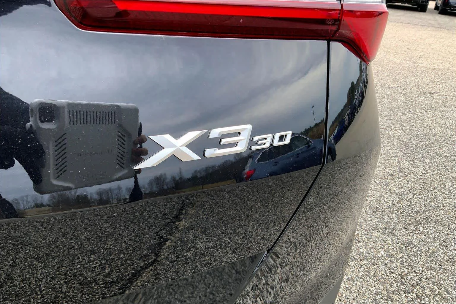 New 2026 Black Sapphire Metallic BMW 30 xDrive image 15