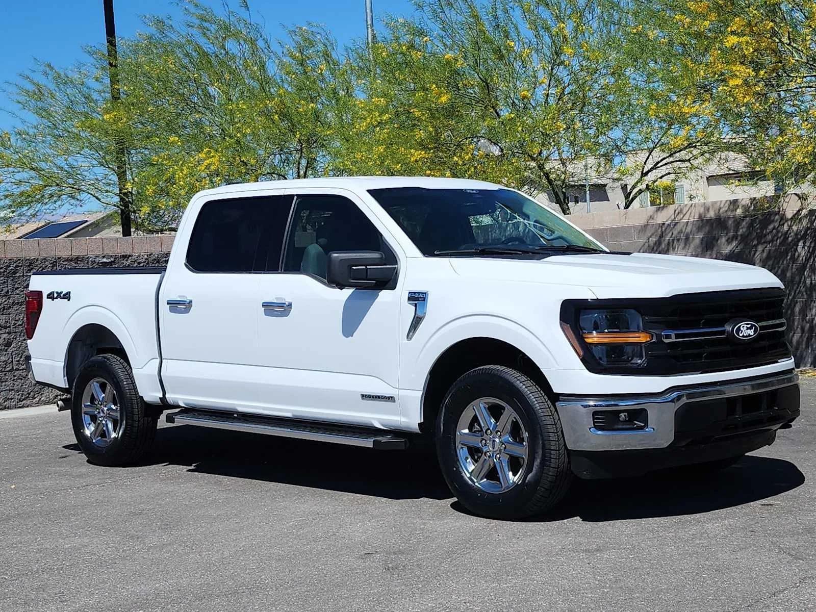 Used 2024 Oxford White Ford XLT image 2