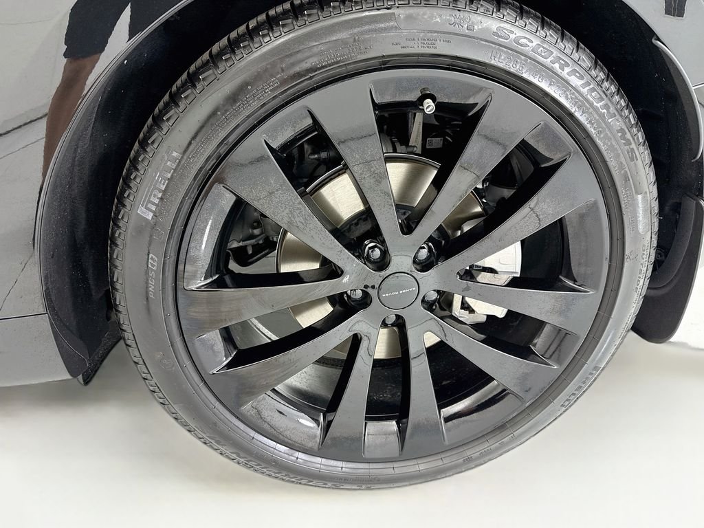 Certified Used 2026 Santorini Black Metallic Land Rover SE image 30