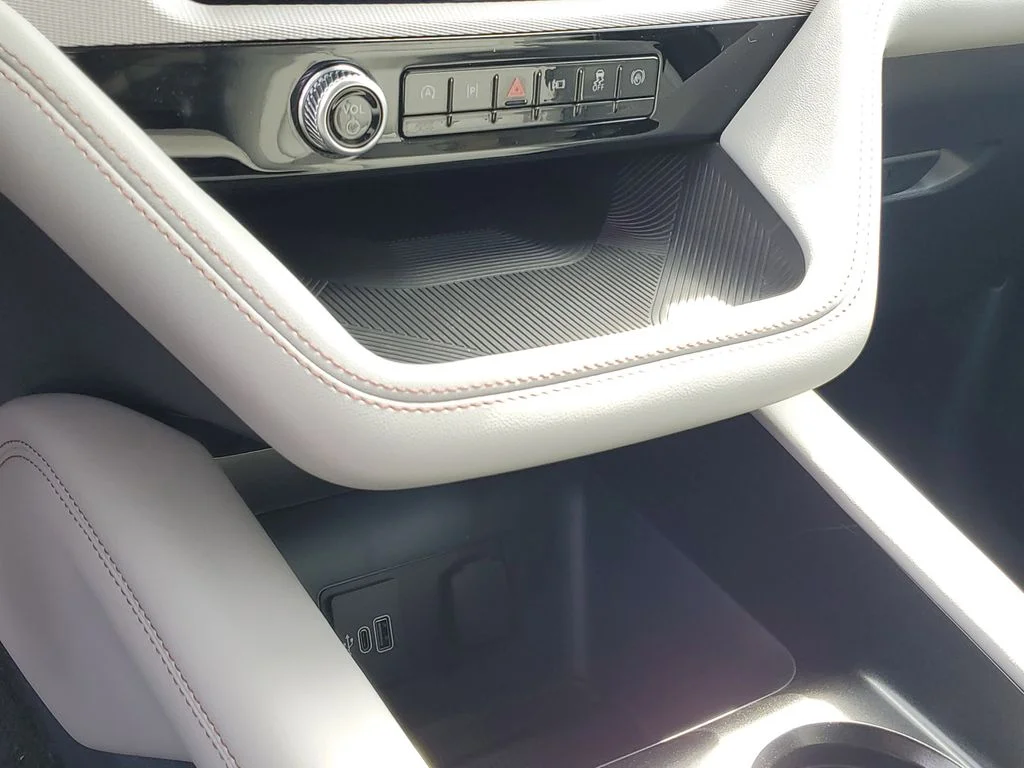 2026 Ford Explorer Active - Photo 16