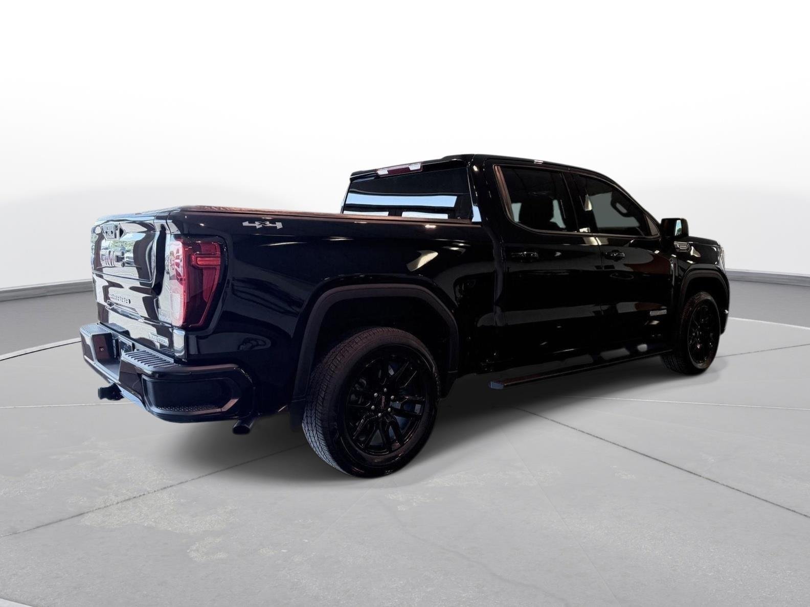 Used 2024 Onyx Black GMC Elevation image 11