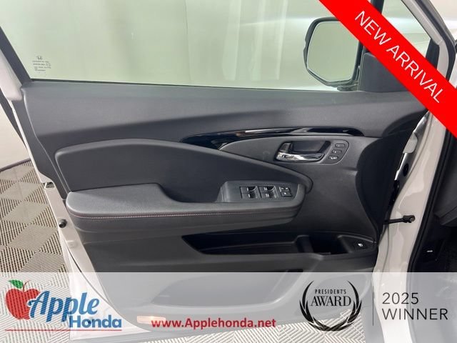 Used 2025 Platinum White Pearl Honda AWD BLACK EDITION image 45