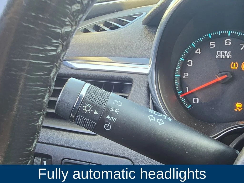 Used 2014 Red Chevrolet LT image 20