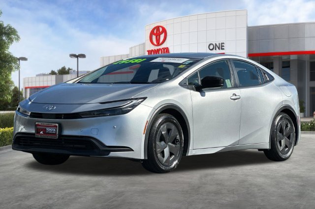 Certified Used 2025  Toyota LE image 10