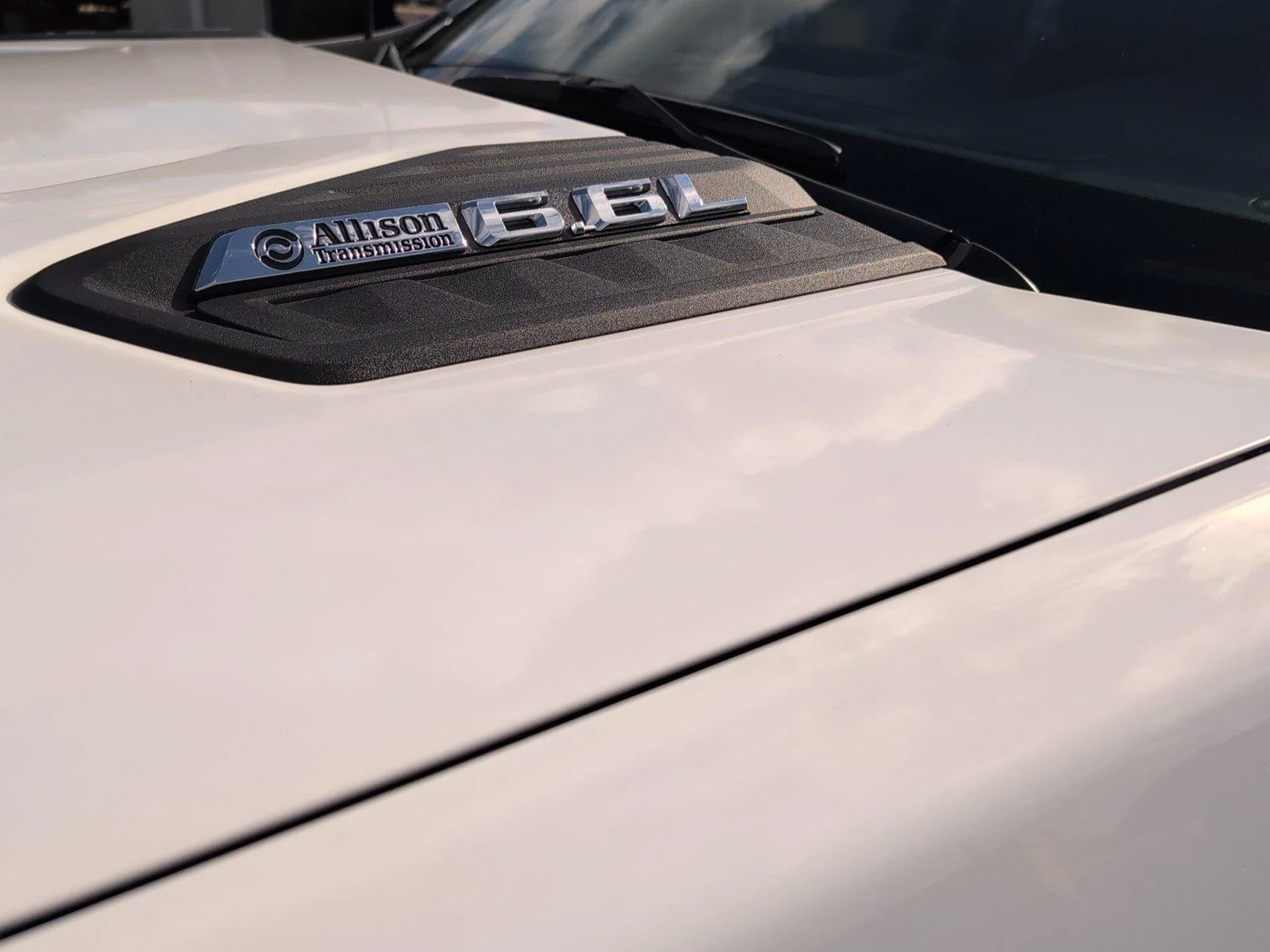 Used 2024 Summit White Chevrolet Custom image 11