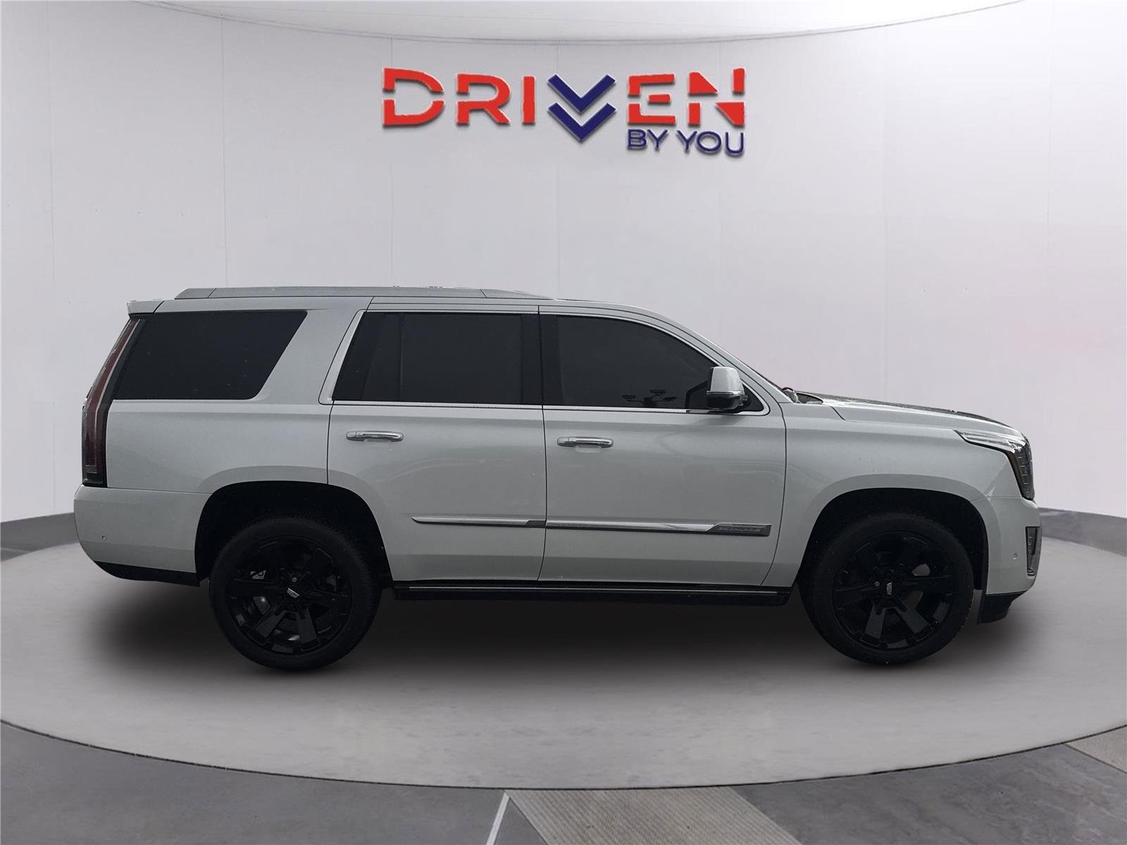 Used 2020 CRYSTAL WHITE TRICOAT Cadillac Premium Luxury image 3