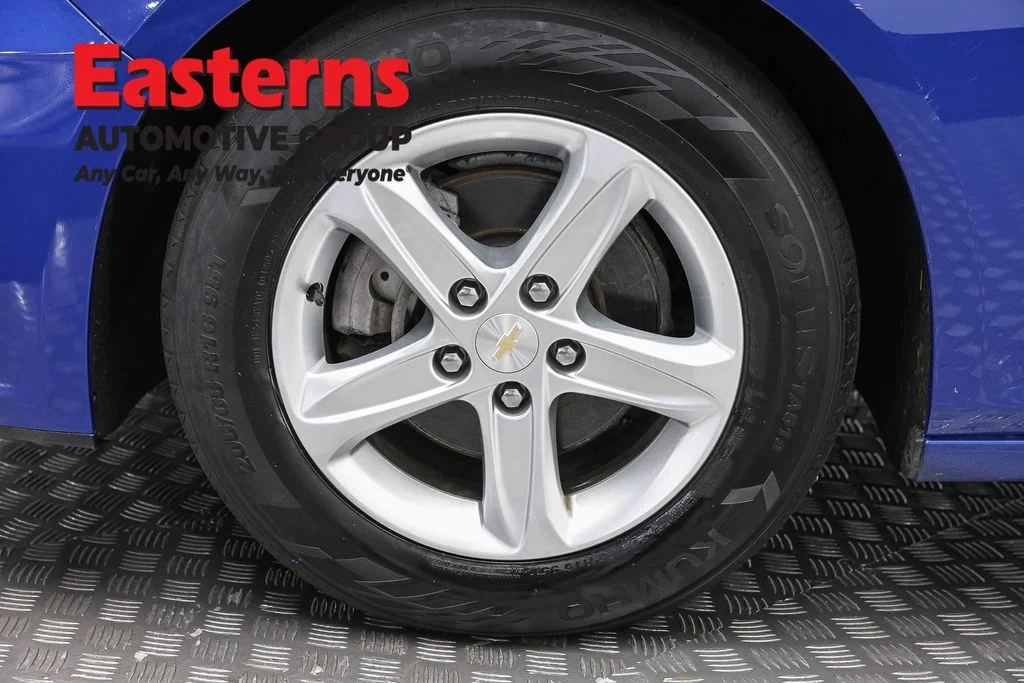 Used 2023 Blue Chevrolet LT image 33