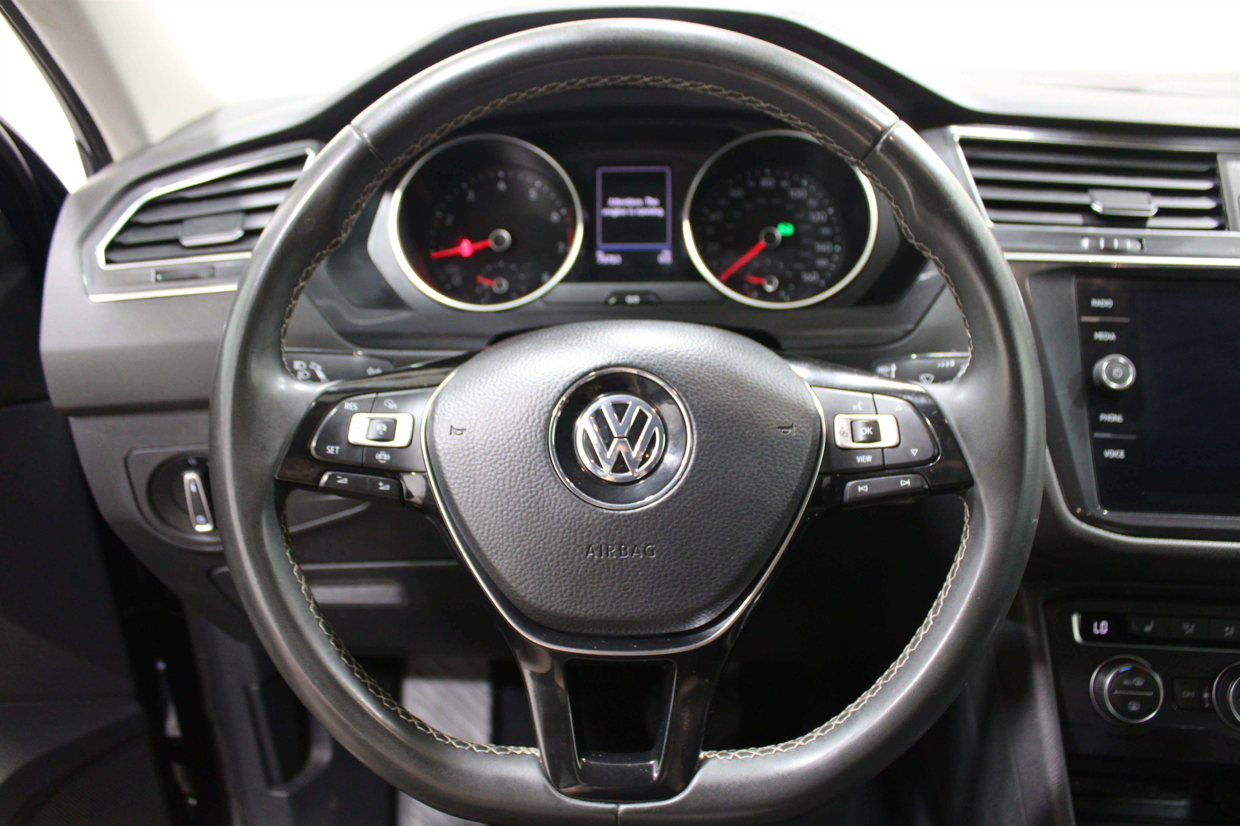 Used 2021 Atlantic Blue Metallic Volkswagen SE image 9